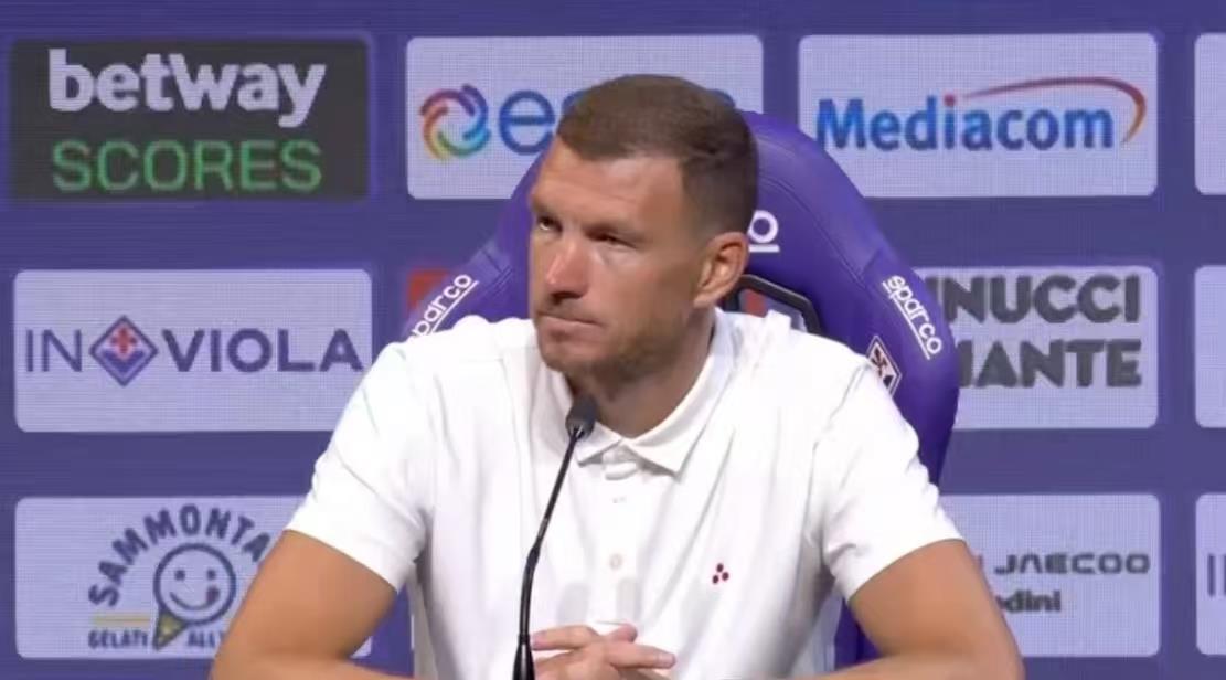 Dzeko: Tôi có kỳ vọng cao vào bản thân và sẽ cố gắng hết sức để giúp Fiorentina phát triển