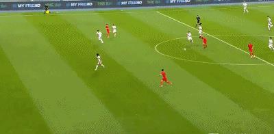 Hiệp một Cúp Đông Á: Hosoya Shindai ghi bàn, Zhang Yuning bỏ lỡ cơ hội đối mặt, Trung Quốc 0-1 Nhật Bản