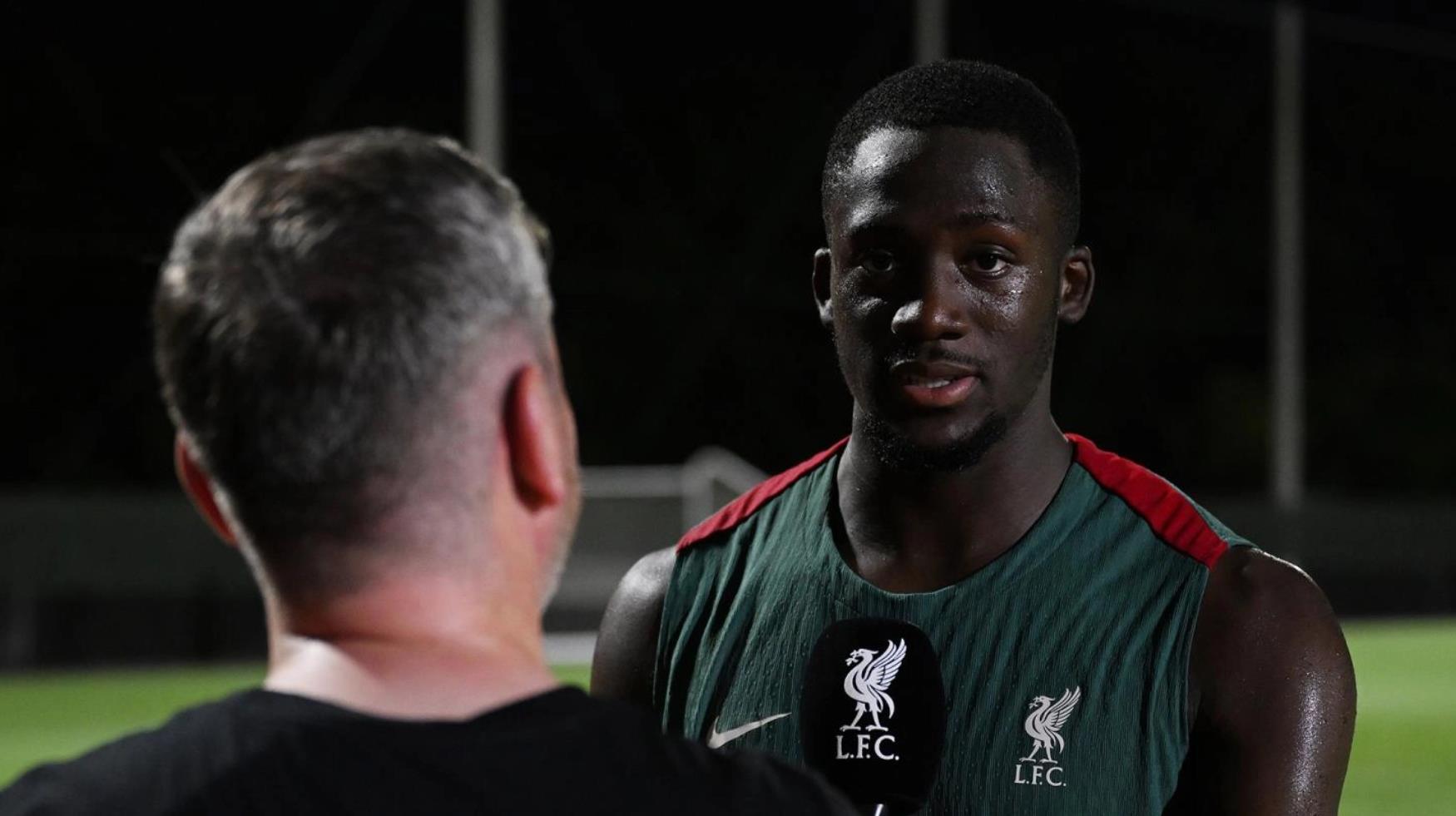 Konate: Chúng tôi chắc chắn sẽ chăm sóc Ekitik và giúp anh ấy thích nghi với đội