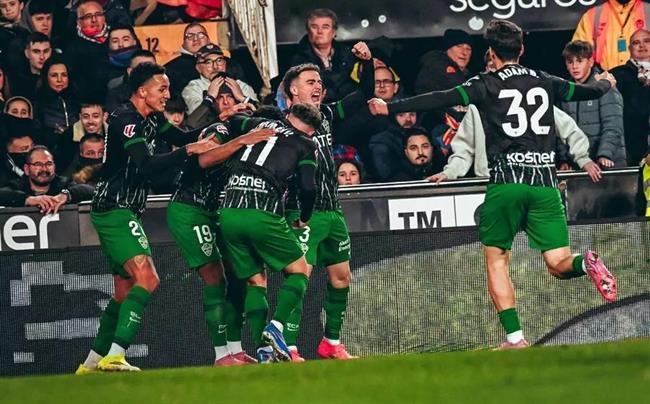 Nhận định Elche vs Sevilla (03h00 ngày 20/1): Đội khách khủng hoảng