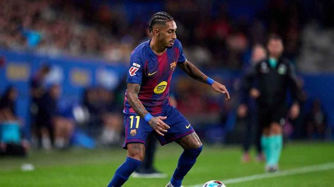 Raphinha lỡ El Clasico vì tái phát chấn thương gân khoeo