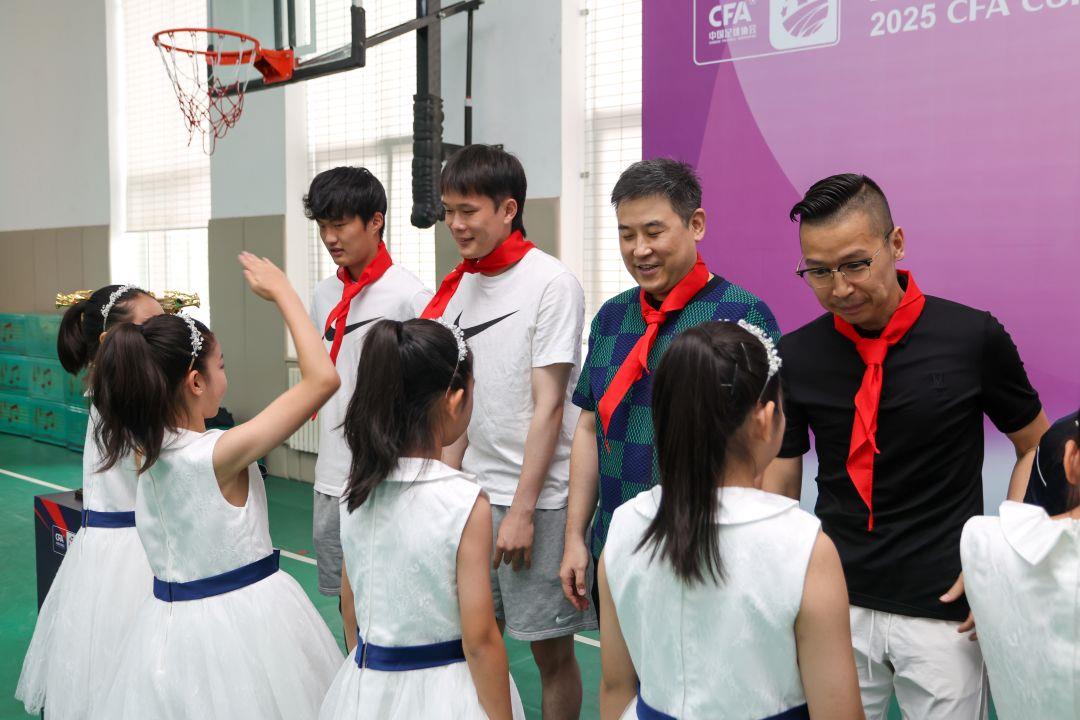 Leisu Charity tiếp tục nỗ lực và chung tay cùng FA Cup "Dự án hạt giống" để vào Trường tiểu học Đường Đông Bắc Đại Liên Leisu Charity tiếp tục nỗ lực và chung tay cùng FA Cup "Dự án hạt giống" để vào Trường tiểu học Đường Đông Bắc Đại Liên