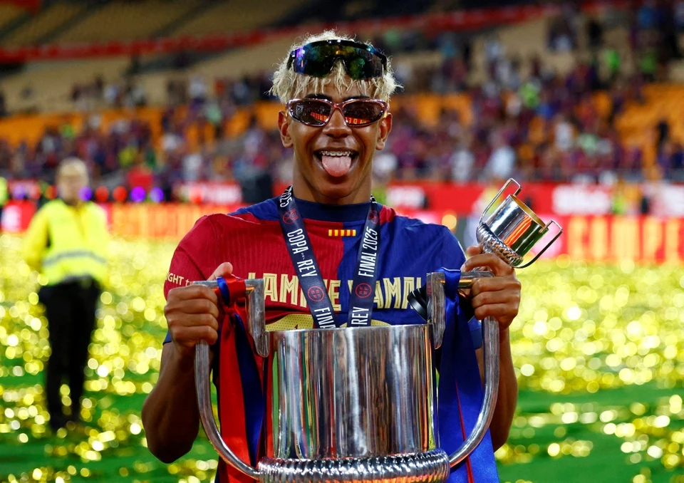 Laporta bảo vệ Yamal: Bữa tiệc sinh nhật của anh ấy rất tuyệt, tôi chỉ tiếc là không đến dự Laporta bảo vệ Yamal: Bữa tiệc sinh nhật của anh ấy rất tuyệt, tôi chỉ tiếc là không đến dự