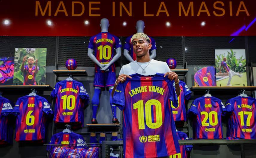 Yamal: Áo số 10 của tôi được thừa hưởng từ Fati. Messi và tôi đang đi trên những con đường khác nhau. Yamal: Áo số 10 của tôi được thừa hưởng từ Fati. Messi và tôi đang đi trên những con đường khác nhau.