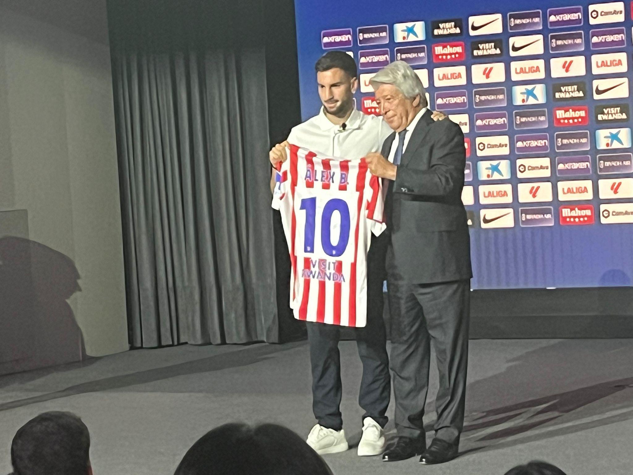 Quan chức Atletico Madrid: Tân binh mùa hè Baena sẽ tiếp quản chiếc áo số 10 của đội Quan chức Atletico Madrid: Tân binh mùa hè Baena sẽ tiếp quản chiếc áo số 10 của đội