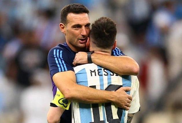 Scaloni: Hãy tận hưởng Messi khi bạn vẫn còn anh ấy, tôi ủng hộ anh ấy trong bất kỳ quyết định nào Scaloni: Hãy tận hưởng Messi khi bạn vẫn còn anh ấy, tôi ủng hộ anh ấy trong bất kỳ quyết định nào