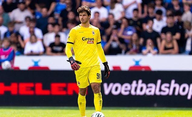 Lamans không có tên trong đội hình Antwerp! Truyền thông Anh: Thủ môn sẽ gia nhập Manchester United với giá 17 triệu bảng Lamans không có tên trong đội hình Antwerp! Truyền thông Anh: Thủ môn sẽ gia nhập Manchester United với giá 17 triệu bảng