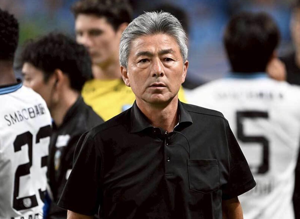 Hasebe Shigeto: Lịch thi đấu tệ hại và các cầu thủ phải chạy dưới trời nóng Hasebe Shigeto: Lịch thi đấu tệ hại và các cầu thủ phải chạy dưới trời nóng