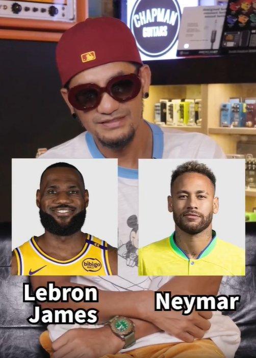 Trương Chấn Nhạc đáp: So với James, tôi giống Neymar hơn vì anh ấy đẹp trai. Trương Chấn Nhạc đáp: So với James, tôi giống Neymar hơn vì anh ấy đẹp trai.