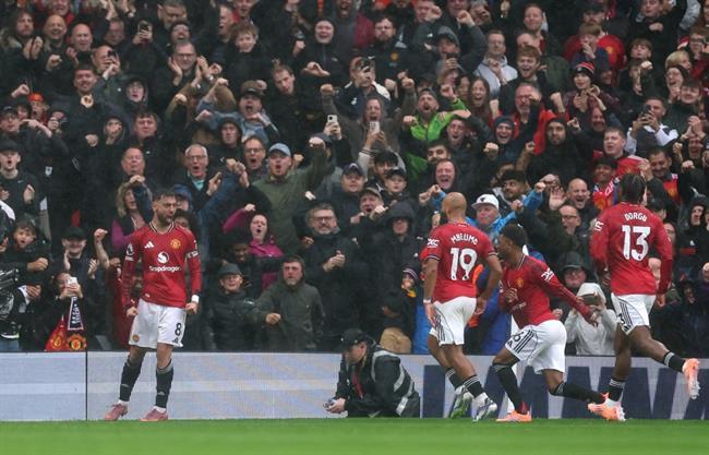 Phá lưới Chelsea, Bruno Fernandes cán mốc 100 bàn trong màu áo MU Phá lưới Chelsea, Bruno Fernandes cán mốc 100 bàn trong màu áo MU