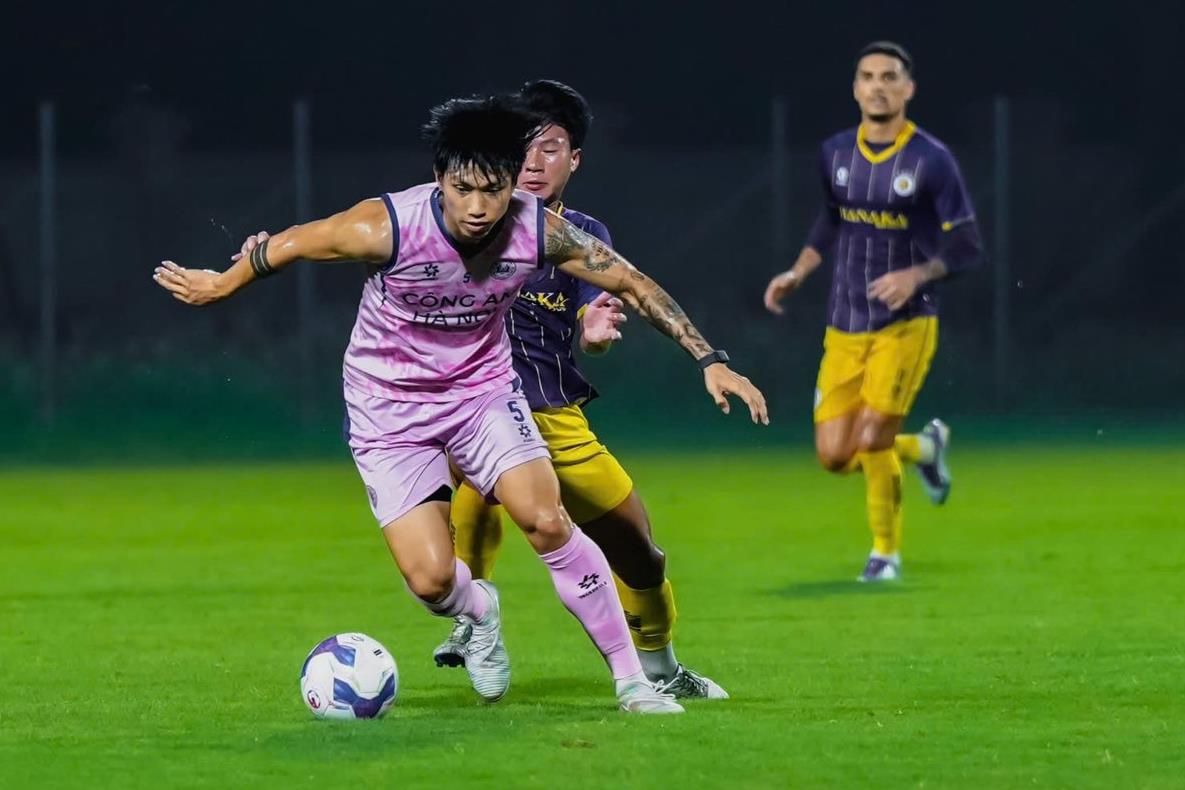 Ngày trở lại của Xuân Son và Văn Hậu đang đến gần Ngày trở lại của Xuân Son và Văn Hậu đang đến gần