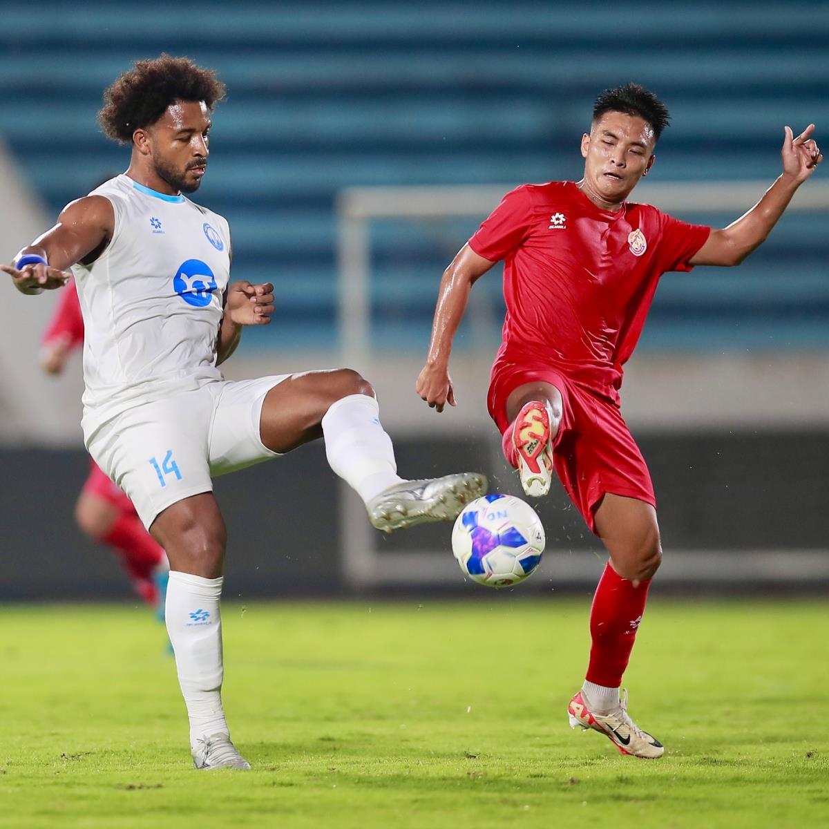 Ngày trở lại của Xuân Son và Văn Hậu đang đến gần Ngày trở lại của Xuân Son và Văn Hậu đang đến gần